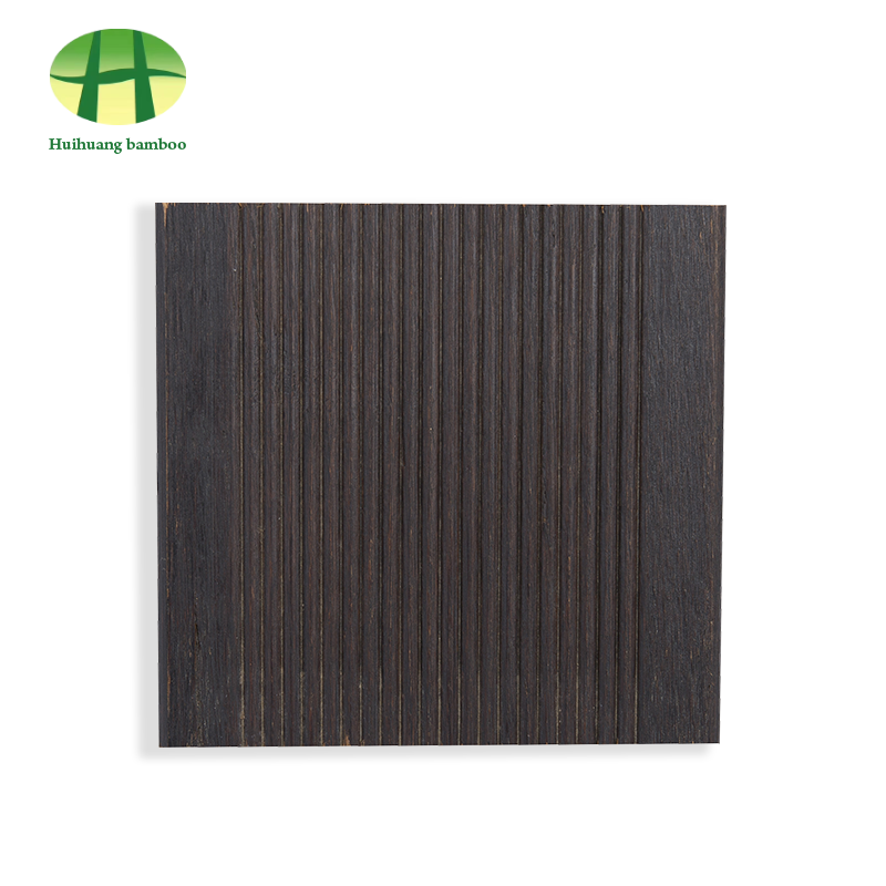 Maliit na sahig na kawayan ng alon